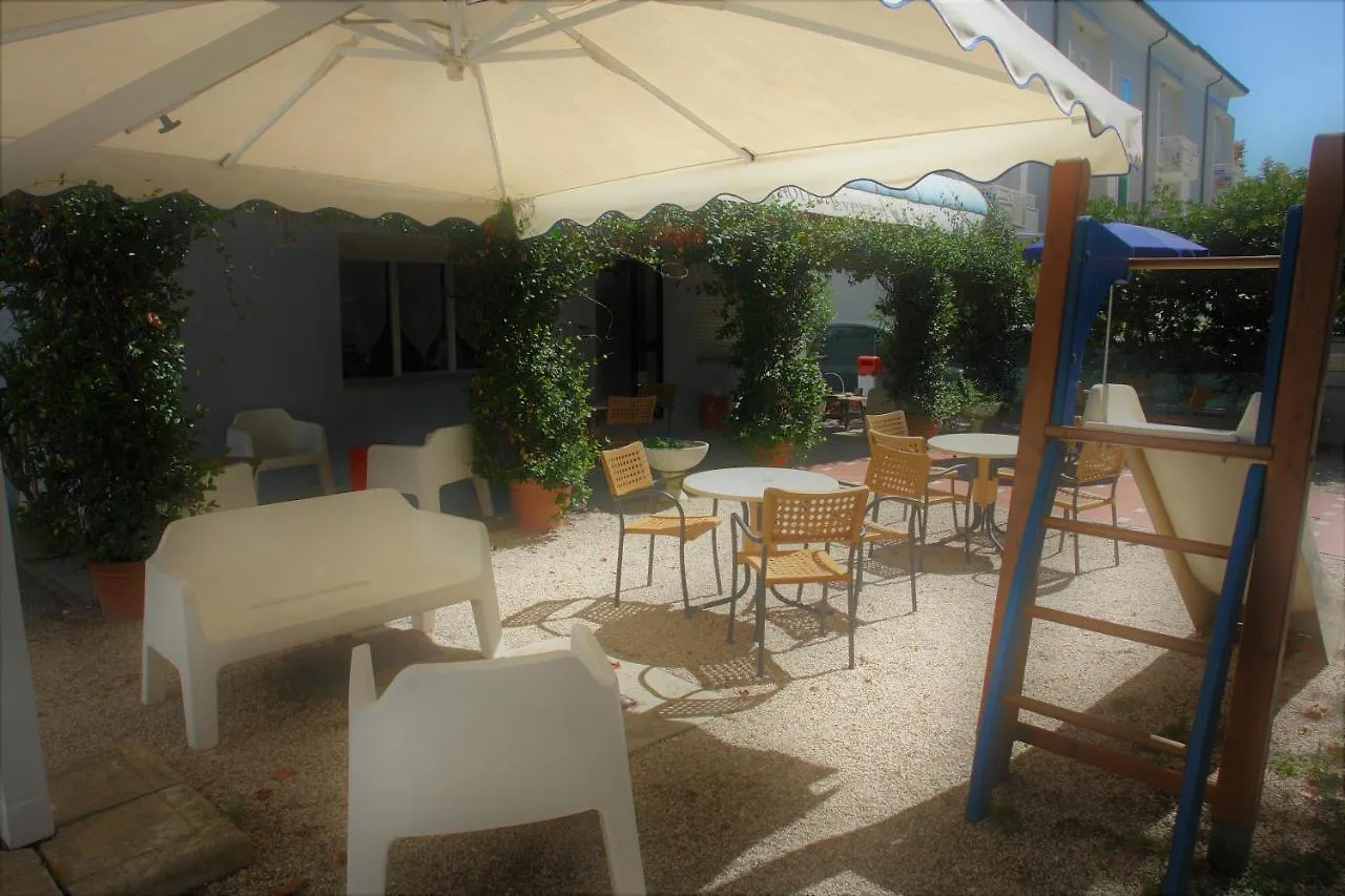 Everest Hotel Cesenatico 0*,